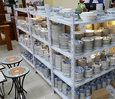 Kệ trưng bày sản phẩm : 08