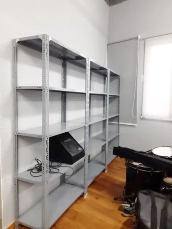 Kệ v Lỗ để hàng VL17