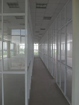 Vách Ngăn Nhôm Kính: 09